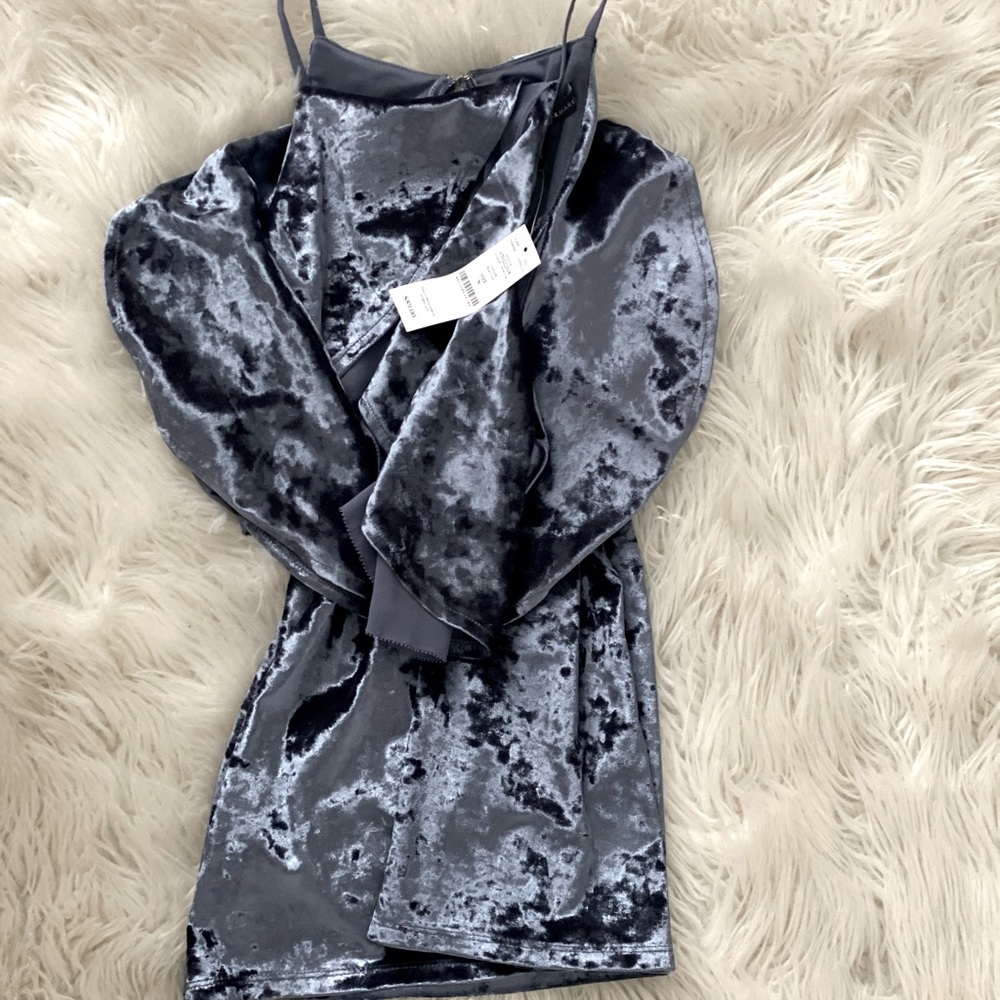White House Black Market Crushed Velvet Top - Picture 3 of 7